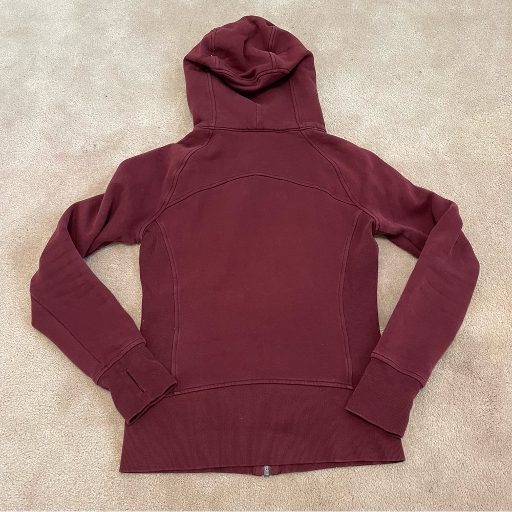 Lululemon Scuba Hoodie *Light Cotton Fleece
Red Merlot Size 4 - Picture 8 of 12